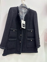 🧥Chanel 23K CF Jacket with four pockets Size 38 Unused 香奈兒 23K爆款山茶花扣四口袋外套 幾乎全新有扣包 38 碼 改了袖長