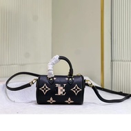 Brand Copywriting #m 8 2 4 5 0 1 6 * 9 C M N A O S p e d y i n P l o w Women