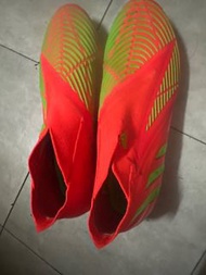 Adidas Predator 足球鞋