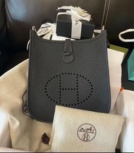 Hermes Mini Evelyne 黑色 銀扣 💰22800