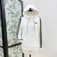 義大利奢侈時裝品牌Gucci X adidas聯名不對稱條紋長袖連帽T恤 代購非預購