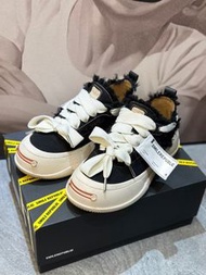 🍑開口笑🌸SMILEREPUBLIC 经典黑 Low 可替换 开口笑 帆布鞋 黑色 全新正貨