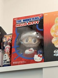 POP MART Labubu The Monster × Hello Kitty 搪膠毛絨大公仔