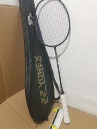YY羽毛球拍。100g,yonex,isometric 80 full carbon graphite shaft