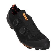 DMT KM0 頂級輕量山地單車鞋 (黑色/黑色)