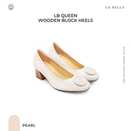LA BELLA รองเท้าคัชชูส้นสูงหนังแกะ รุ่น LB QUEEN WOODEN BLOCK HEELS - PEARL