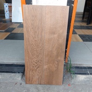 granit roman motif kayu 15x60 meranti Rosato