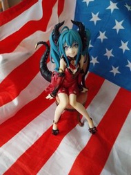 坐櫈嘅惡魔初音未來 ［ 隨惡魔附送櫈+斷髮花仙初音+斷髮公式初音 ］動漫人物Figure擺設