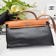 Hermes  愛馬仕Herbag31 黑色銀扣 防水帆布拼金棕