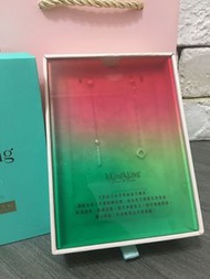 周大福Kling Kling系列鑽石耳環