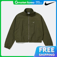 Nike | เสื้อแจ็คเก็ตไนกี้ NSW Evrythng Woven สำหรับผู้หญิง ทรงโอเวอร์ไซส์ ป้องกันรังสียูวี รุ่น HJ10