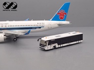 Airport Ground Handling Display Model Bus COBUS3000 1:200
