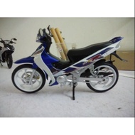 Yamaha 125ZR Biru Bata Replika Custom Diecast Model