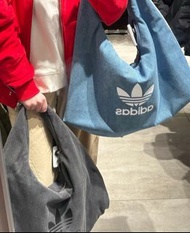 【現貨】Adidas阿迪達斯牛仔雲朵包 大容量單肩包 可手提可拆卸零錢包 灰/藍兩色可選 全新帶吊牌