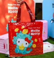 (出清現貨)Hello Kitty☆新年福袋☆龍年限定【特價269元】全新/7-11/防潑水/PVC提袋/原價9折出清價