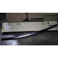 WIPER DEPAN NISSAN XTRAIL T32 28890-4BG0C/4BG1A ORISINIL