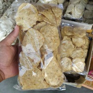 Chips / Krupuk Lamuk Emplek Typical of Kediri / dry cassava starch crackers