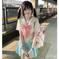 College style summer outfit for female students