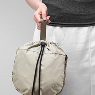 【bitplay】防潑水輕量束口小包 斜背包