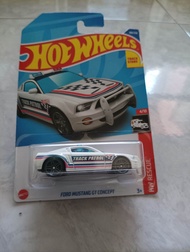 Hot wheels FORD MUSTANG GT CONCEPT putih