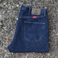 W47/36 Second-Hand Wrangler Jeans Model 96501MR Actual Waist Measurement 36.5" Total Length 41" Leg 