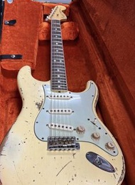 Fender Stratocaster 電吉他