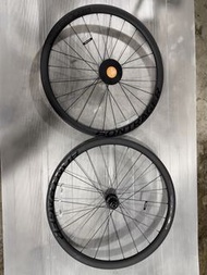Bontrager Aeolus Elite35碳纖維輪組