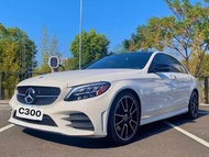 2019 Mercedes-Benz C300 AMG 紅內