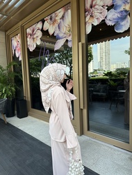 ผ้าคลุม New Collection Poppy คอลเลคชั่นดอกไม้แห่งความสงบ สันติภาพ แทนความขอบคุณ  Size 115x115 cm Sig