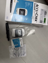 羅氏 AccU Chek Instant 逸智血糖機套裝（50張紙＋10採血針＋1機＋1采血筆）