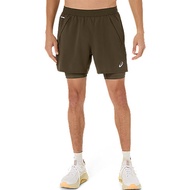 ASICS :  2011D245.200 ROAD 2-N-1 5IN SHORT MEN กางเกงขาสั้นผู้ชาย ของแท้