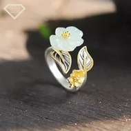 Hotian หยกสีขาวพลัมแหวนสไตล์โบราณสำหรับผู้หญิง Hanfu Cheongsam อุปกรณ์เสริม แหวนนิ้วมือเปิดฝังสีทองโบราณ แหวนเงินแท้ เพชร บาทแหวนหัวใจแหวนนิ้วรูปตัววีแฟชั่นสไตล์เกาหลีความประณีตประดับเพชรหรูหราคู่รักราคาส่งถูกที่สุด