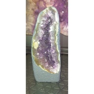 Uruguay Amethyst Crystal Cave, Net Weight 722gx Height 145mmx Width 55mmx Cave Depth 20mm.