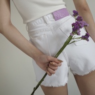 VALENCIA - FLEUR DENIM SHORTS กางเกงยีนส์ขาสั้น ทรงเข้ารูป เอวสูง ผ้าไม่ยืด