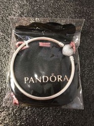 全新 Pandora 愛心硬環