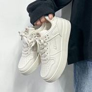 ผู้ชายด้านล่างนุ่มรองเท้ากีฬาสีขาวบริสุทธิ์Breathableส้นแบนอเนกประสงค์คู่รองเท้าผ้าใบนักเรียนอินเทรน