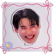 ACRYLIC HEAD STANDEE GMMTV ACTOR: WIN METAWIN BY DAYDREAMIES.ID