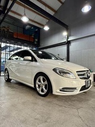2013年出廠M-Benz B-Class B200第三方專業認證為A級附車輛鑑定報告書,車況透明公開購車安心。低里程數跑102753公里,內裝完整無氧化破損,有定期保養引擎變速箱冷氣皆正常可長途沒問