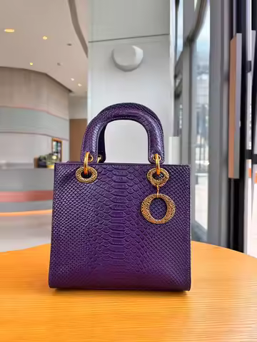 2025 new fashion luxury snake lady handbag niche design advanced texture temperament exotic small ba