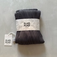 三宅一生PLEATS PLEASE灰色絲巾