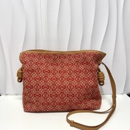 LOEWE / 羅意威 紅色滿印 刺繡福袋中號