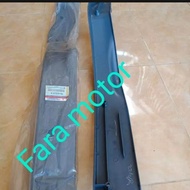 Jepitan karpet lantai/ Scuff Plate Canter original mitsubishi asli
