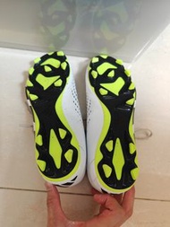 Adidas 足球鞋