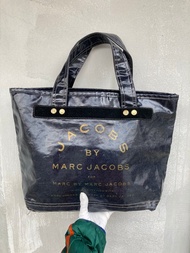 Marc Jacobs 義大利 深藍灰 偏挺度亮皮表面 牛仔布內裡 古董包