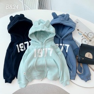 Genuine thick 1977 sweatshirt hoodie. My house covers the fabric to the seams