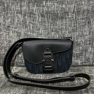 DIOR saddle 黑馬鞍mini