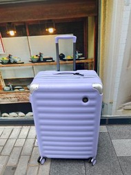 二手系列： Hallmark 30 吋 可擴展行李箱 second hand Hallmark 30 inch expandable luggage 78 x 50 x 30 - 5cm