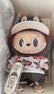 Labubu x Vans 聯乘公仔