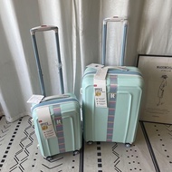 IT Luggage | กระเป๋าเดินทางล้อเลื่อนขนาดใหญ่ 20 นิ้ว พร้อมรหัสล็อค