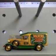 LLEDO WALKERS CRISPS 1933 GREEN & GOLD PACKARD VAN PLAYWORN